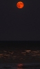 📱夜の海 赤い月 Xperia 8 Lite 壁紙・待ち受け