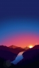 📱暗い青・オレンジの夕暮れ ポリゴンの山 iPhone 12 mini 壁紙・待ち受け