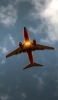 📱下から見上げた大きな赤い飛行機 Xperia 5 壁紙・待ち受け