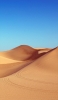 📱4輪の跡が残る砂漠と青空 Xperia 8 Lite 壁紙・待ち受け