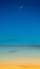📱綺麗な三日月と青とオレンジのグラデーションの空 ZenFone 7 Pro 壁紙・待ち受け