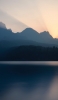 📱光射す山 暗い藍色の湖 ZenFone 7 Pro 壁紙・待ち受け
