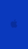 📱ビビッド・ブルー アップルのロゴ iPhone SE (第3世代) 壁紙・待ち受け