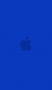 📱ビビッド・ブルー アップルのロゴ Android One S8 壁紙・待ち受け